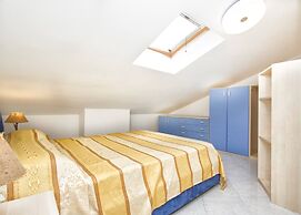 Champagne Apatment With Sea View