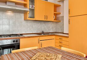 Champagne Apatment With Sea View