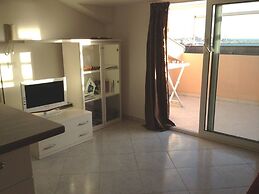 Emerald Apartment With Sea View