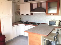 Emerald Apartment With Sea View