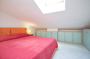 Emerald Apartment With Sea View