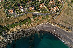 Villa Esmeralda, Exclusive Beachfront Villa