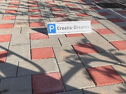 Sunshine Deluxe 80m2 Apartment With Pool, 50 m2 Garden Lounge and Outd