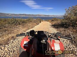 Sunshine Deluxe 80m2 Apartment With Pool, 50 m2 Garden Lounge and Outd