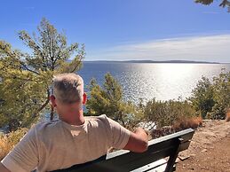 Sunshine Deluxe 80m2 Apartment With Pool, 50 m2 Garden Lounge and Outd