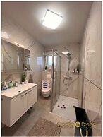 Oceanview Deluxe Penthouse Apartment With 89m2 Living Space & 90m2 Roo