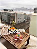 Oceanview Deluxe Penthouse Apartment With 89m2 Living Space & 90m2 Roo