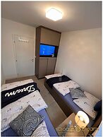 Oceanview Deluxe Penthouse Apartment With 89m2 Living Space & 90m2 Roo