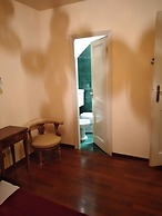 Room in Apartment - Room With Private Bathroom In Bologna In The Cente