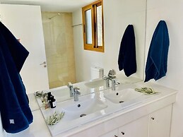 Spacious Luxury Private Sea View Villa