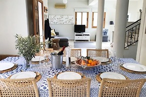 Spacious Luxury Private Sea View Villa