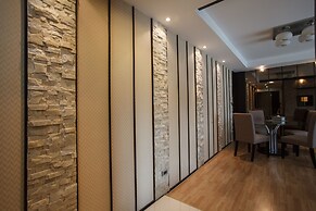 2A - No Impact From Earthquake 2 Bedrooms 2,5 Bathrooms in Central Ban