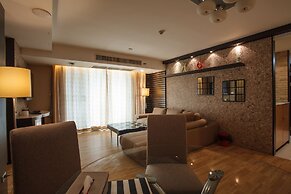 2A - No Impact From Earthquake 2 Bedrooms 2,5 Bathrooms in Central Ban