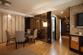 2A - No Impact From Earthquake 2 Bedrooms 2,5 Bathrooms in Central Ban