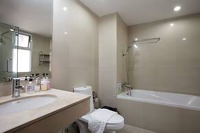 2B - 2 Bedrooms and 2 Bathrooms Located Downtown Apartment With Shared