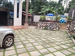 Stusky Lark Mini Hotel Seeta