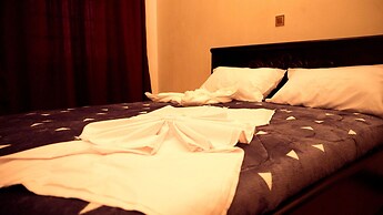 Stusky Lark Mini Hotel Seeta