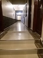 Stusky Lark Mini Hotel Seeta