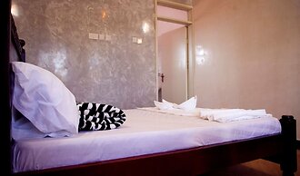 Stusky Lark Mini Hotel Seeta