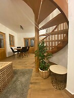 Soothing Holiday Home Green Life