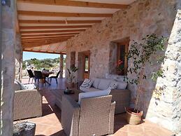 Soothing Holiday Home Green Life