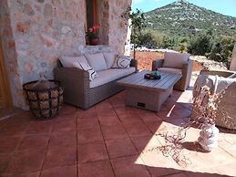 Soothing Holiday Home Green Life