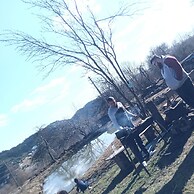 Room in Guest Room - Cozy Rural Retreat in Roşia Montana