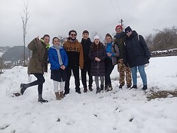 Room in Guest Room - Cozy Rural Retreat in Roşia Montana