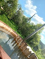 Room in Guest Room - Cozy Rural Retreat in Roşia Montana