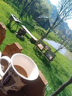 Room in Guest Room - Cozy Rural Retreat in Roşia Montana