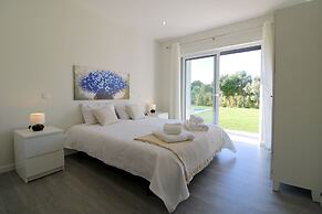 Semi-detached Villa With Pool In Rural Setting