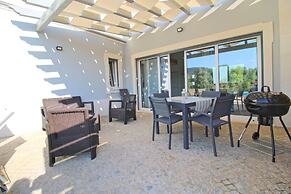 Semi-detached Villa With Pool In Rural Setting