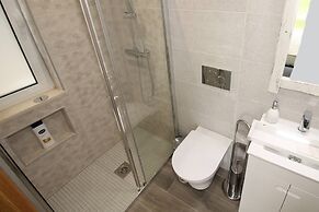 Semi-detached Villa With Pool In Rural Setting