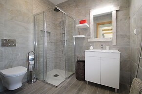 Semi-detached Villa With Pool In Rural Setting