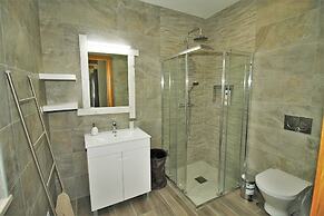 Semi-detached Villa With Pool In Rural Setting