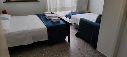 Room in B&B - Come and Visit Naples !! We Look Forward to Seeing you a