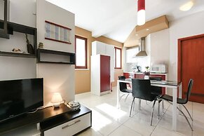 Nearby Beach, Modern Apartment Arena