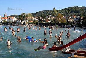 Nearby Beach, Modern Apartment Arena