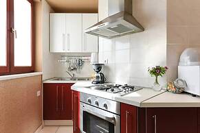 Nearby Beach, Modern Apartment Arena