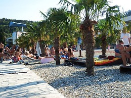 Modern Apartment Arena Near the Beach Jaz