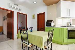 Modern Apartment Arena Near the Beach Jaz