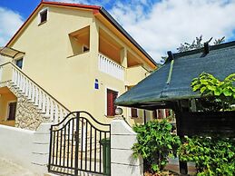 Modern Apartment Arena Near the Beach Jaz