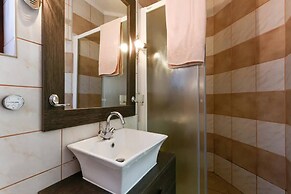 Modern Apartment Arena Near the Beach Jaz