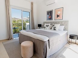 Sanders White Mountains - Bright Villa With Pool