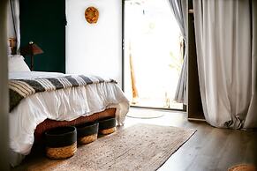 Ti Baz Beach House With Mountain View