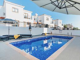 Sanders White Mountains - Charming Villa With Pool