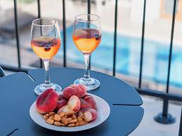 Sanders White Mountains - Charming Villa With Pool