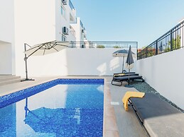 Sanders White Mountains - Charming Villa With Pool