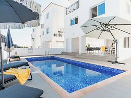 Sanders White Mountains - Charming Villa With Pool