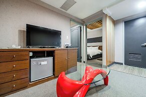 CHECK inn Express Taichung Feng Chia